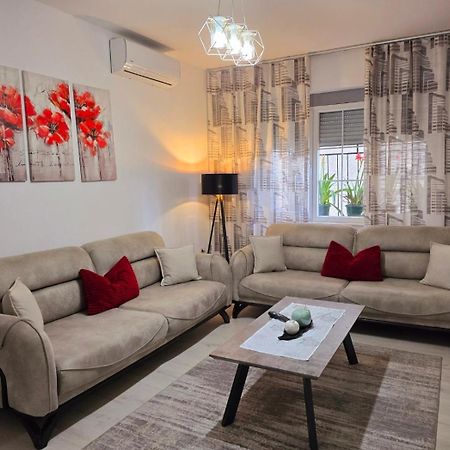 Grace'S Centre Apartment Shkoder Exterior photo