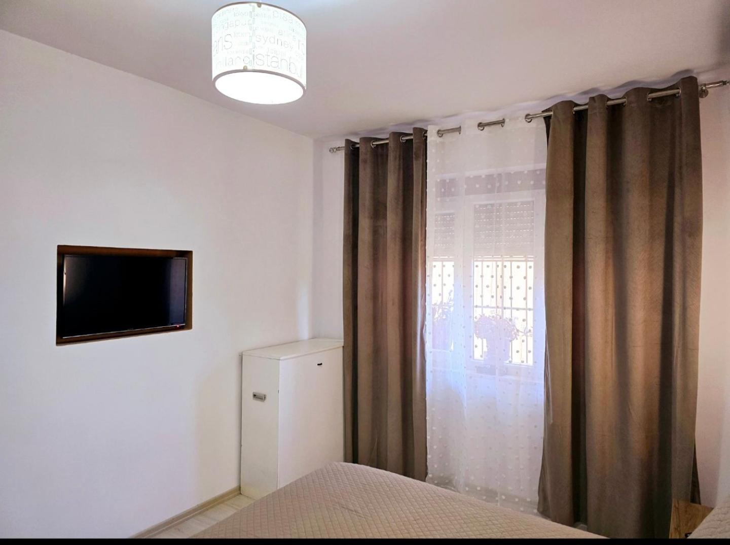 Grace'S Centre Apartment Shkoder Room photo